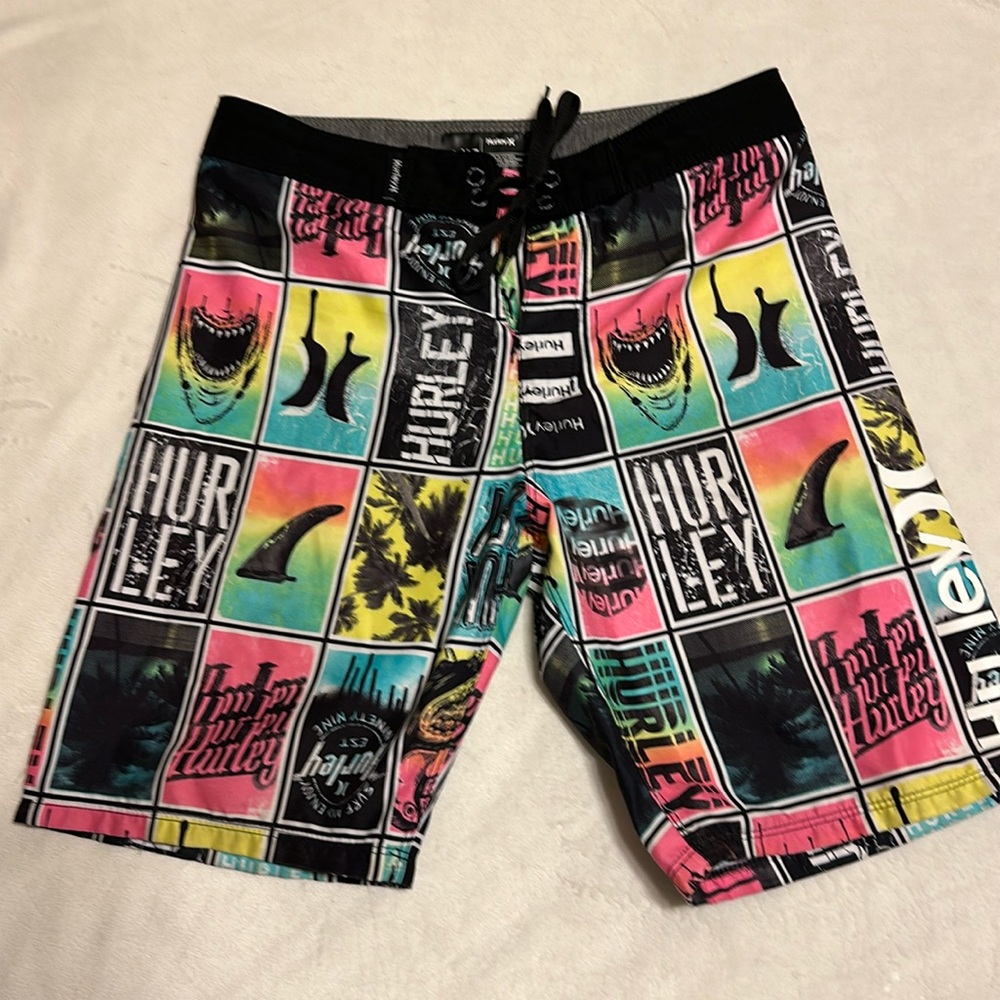 Hurley boys sz10